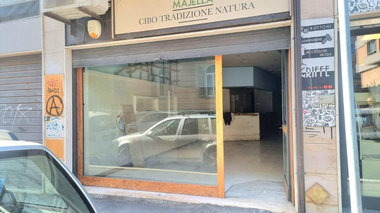 Locale commerciale in vendita a Pescara