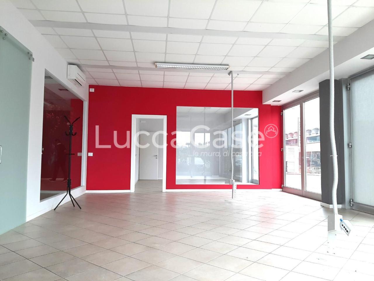 Locale commerciale in , Capannori, {3} - Foto 2