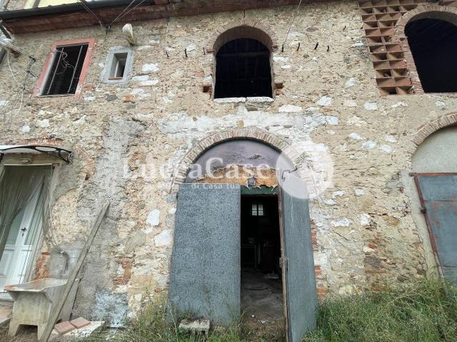 Country house or cottage in Orenzo a Vaccoli 55100, Lucca - Photo 1