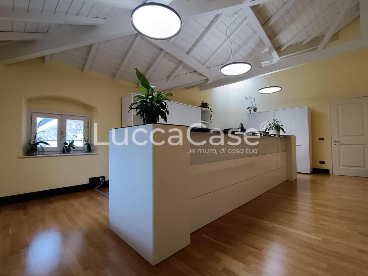 Ufficio in Ei Pubblici Macelli 55100, Lucca, {3} - Foto 1