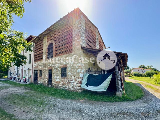 Country house or cottage in a, R 9, Lucca - Photo 1