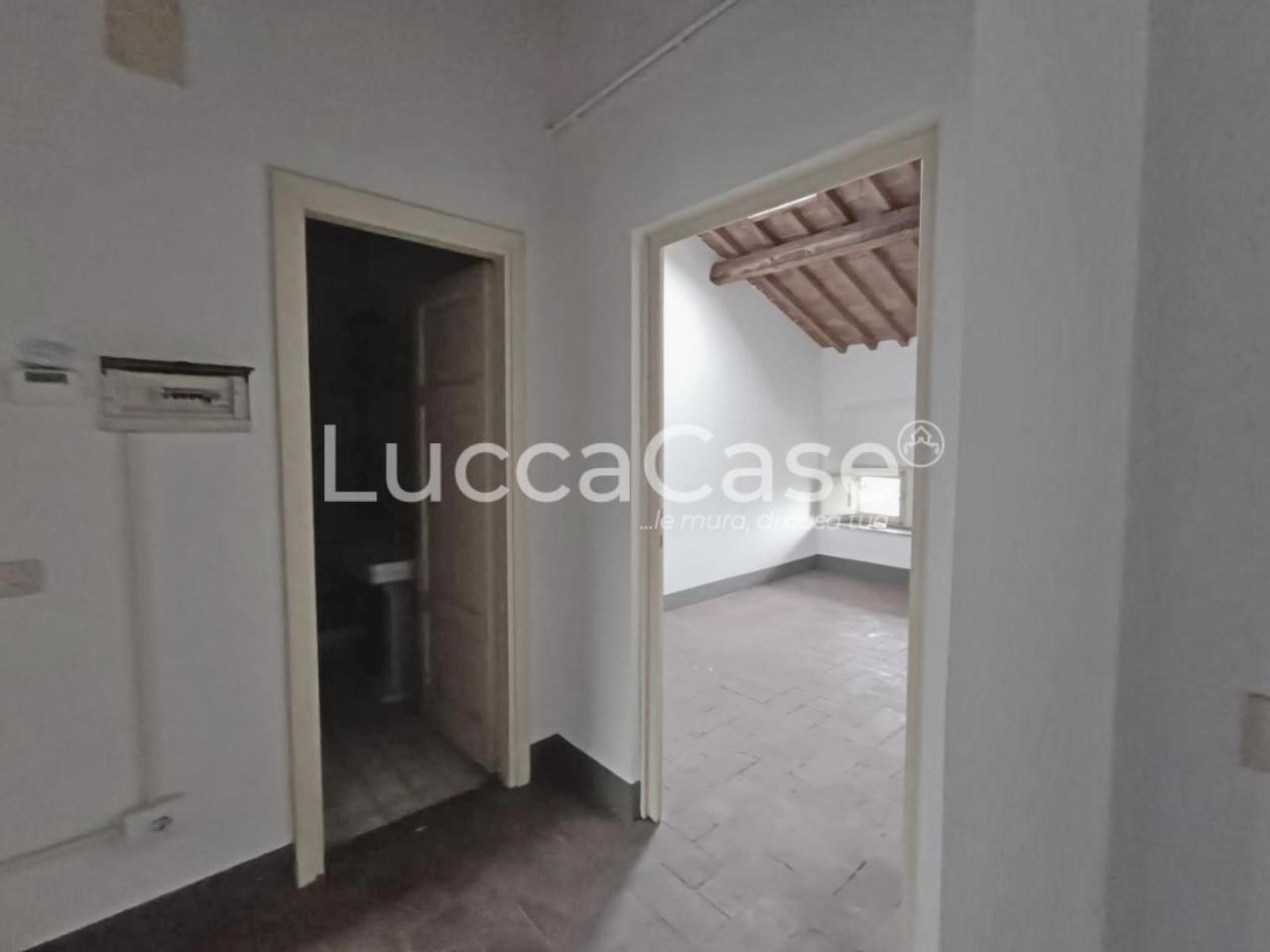 Ufficio in Azario Sauro 55100, Lucca, {3} - Foto 1