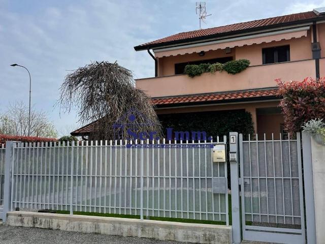 Mansion in Via Aldo Moro 1, Inveruno - Photo 1