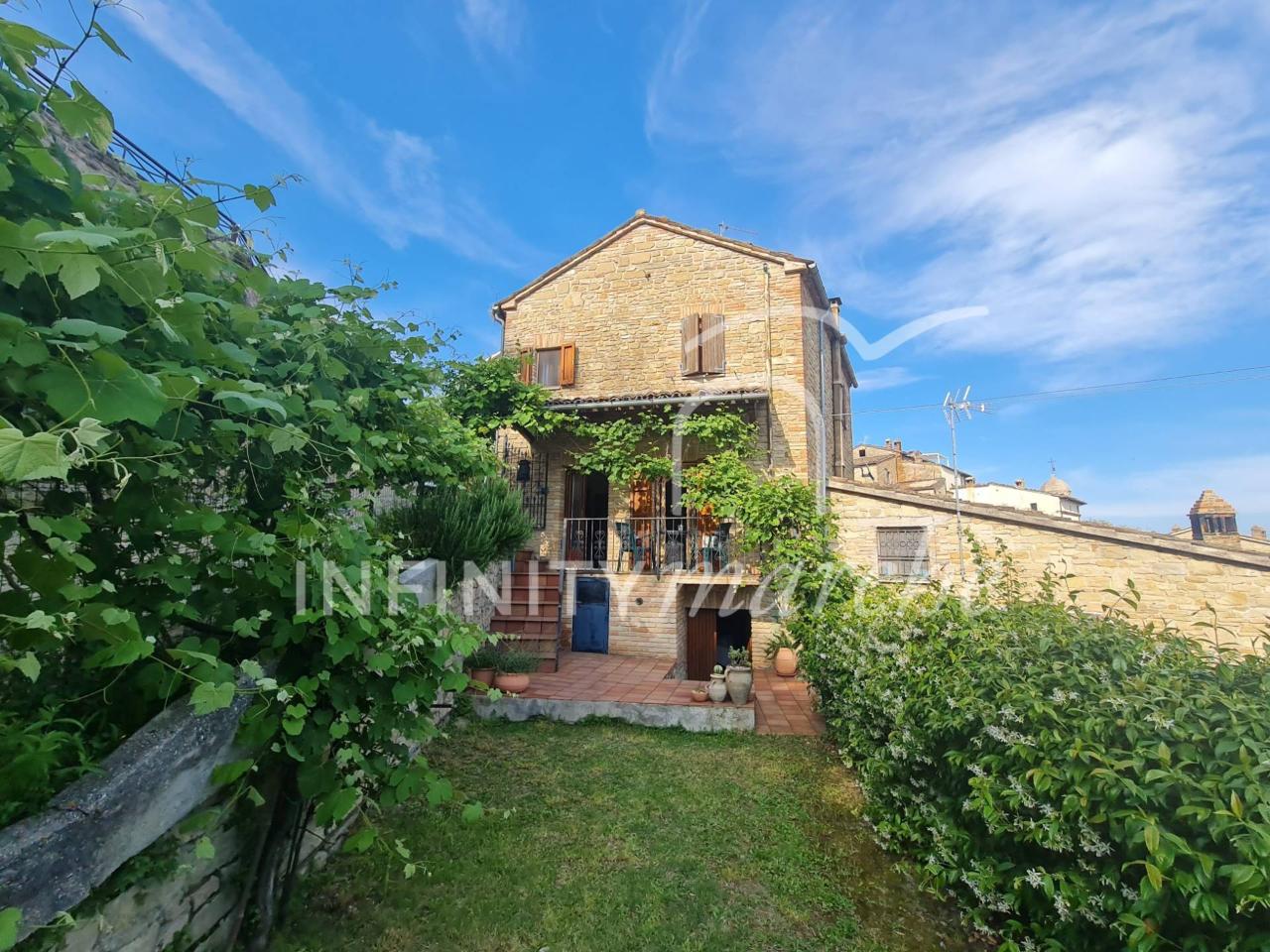 Casa indipendente in vendita a Monte San Martino