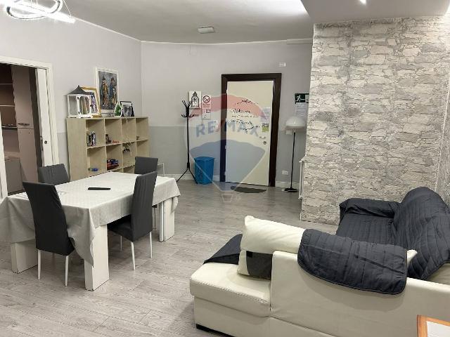 Trilocale in Via Leoncino 15, Verona - Foto 1