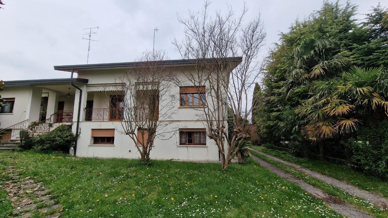Villa bifamiliare in vendita a Sacile