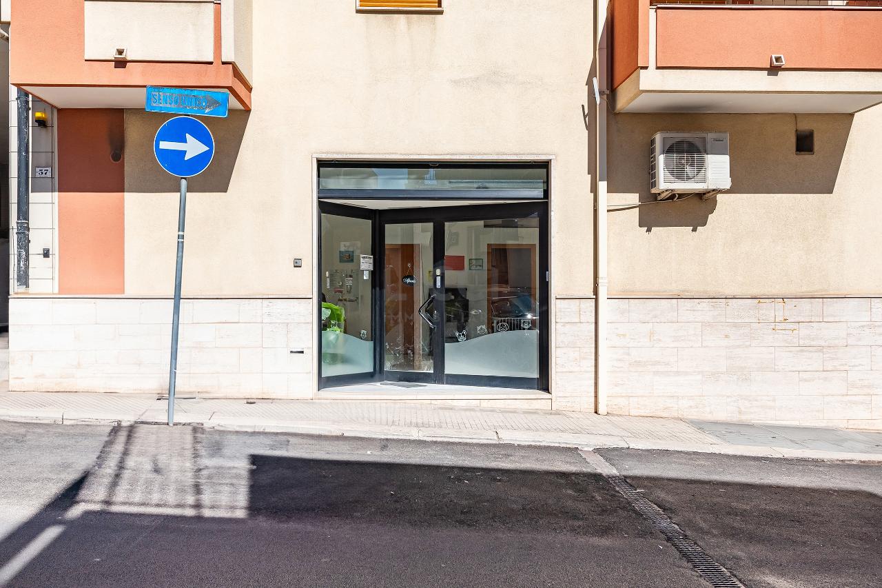 Negozio in Via S. Anna 55, Monopoli, {3} - Foto 1