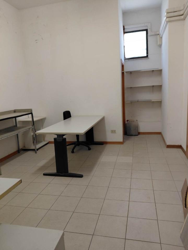 Negozio in , Arezzo, {3} - Foto 2