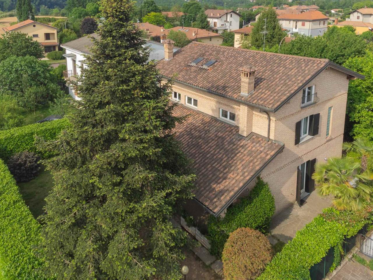 Villa in vendita a Triuggio