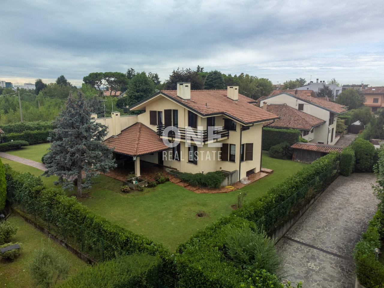 Villa in vendita a Vimercate