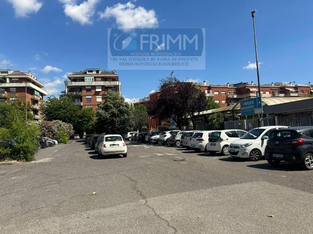 Posto auto in Via Franco Sacchetti 130, Roma - Foto 1