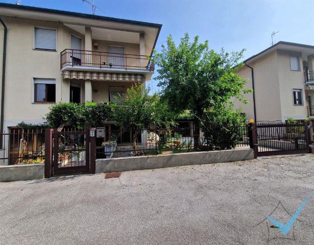 Villa in Via col di Lana 40, Seveso - Foto 1