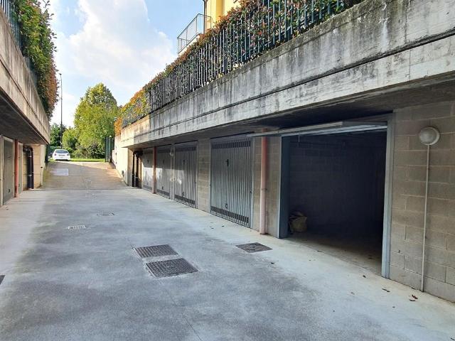 Garage or car box in Via Corelli 25, Limbiate - Photo 1