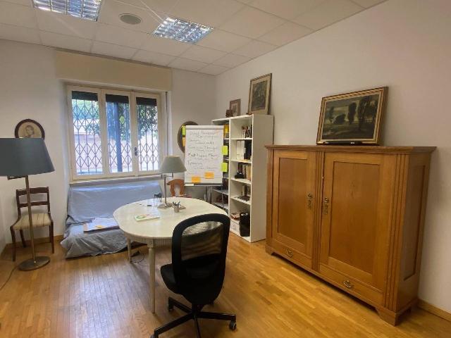 Gemeinschaftsbüro in Via del Fusaro 7, Milano - Foto 1