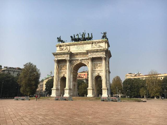 Geschäft in Via Domenico Cirillo 12, Milano - Foto 1