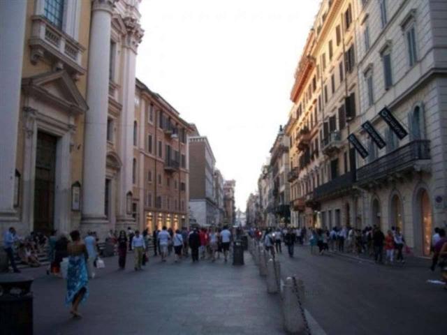 Shop in Via del Corso, Roma - Photo 1