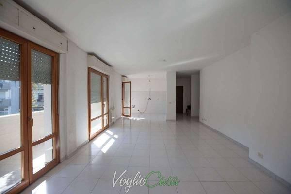 Apartament in Via Giovanni Fantoni, Massa - Photo 1