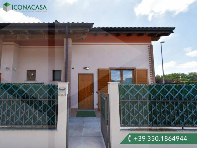 Villa a schiera in Via Caduti di Nassiriya 46, Parabiago - Foto 1