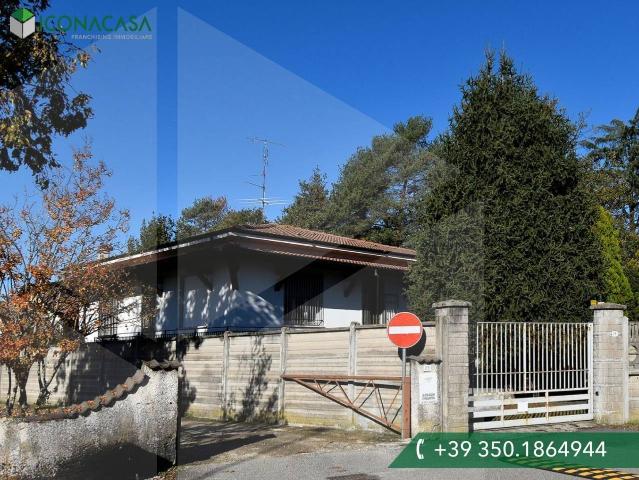 Mansion in Viale Busto Arsizio 27, Buscate - Photo 1