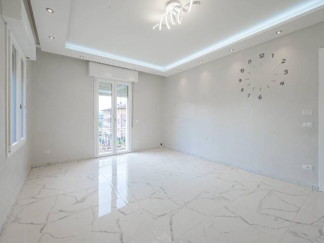 4-room flat in Viale Martiri della Libertà, Scandiano - Photo 1