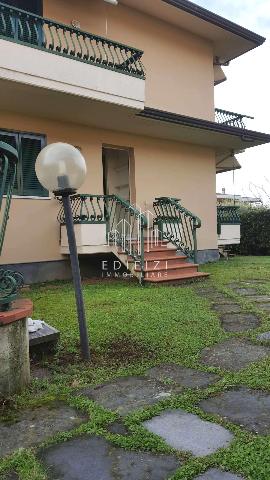 Villa trifamiliare in {3}, - Foto 1