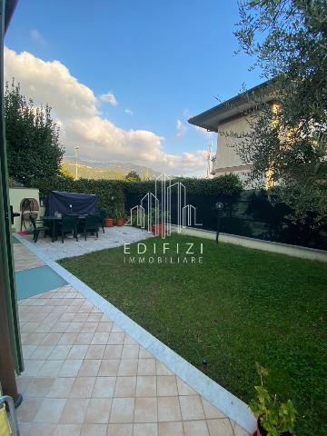 Villa trifamiliare in {3}, - Foto 1