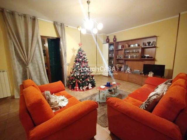 3-room flat in Via San Lorenzo, Teverola - Photo 1