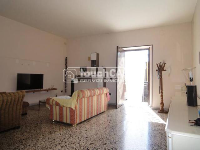 3-room flat in Via Parente, Aversa - Photo 1