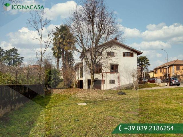 Mansion in Via Cesare Battisti 18, Usmate Velate - Photo 1