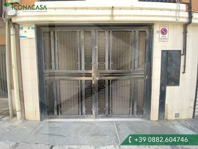 Box in Via Luigi Cadorna, San Severo - Foto 1