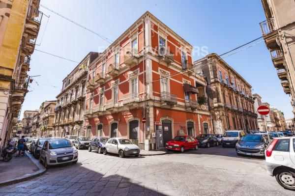Negozio in Via Conte Ruggero 77, Catania, {3} - Foto 1