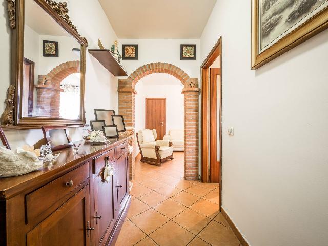 3-room flat in Via Botte 10, Casalgrande - Photo 1