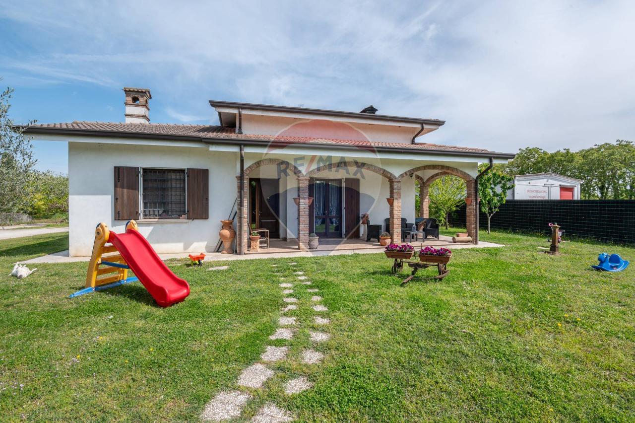 Villa in vendita a Marcaria
