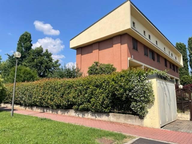 Villa a schiera in Via Romagna 7, Buccinasco - Foto 1