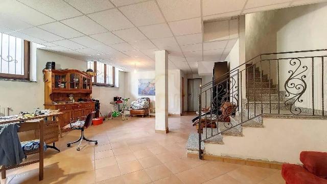 Villa in Via Calabria, 13, Lainate - Foto 1