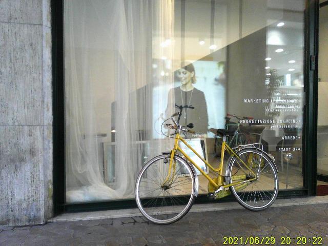 Shared office, Bergamo - Photo 1