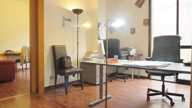 Gemeinschaftsbüro in Via Vincenzo Bellini, Legnano - Foto 1