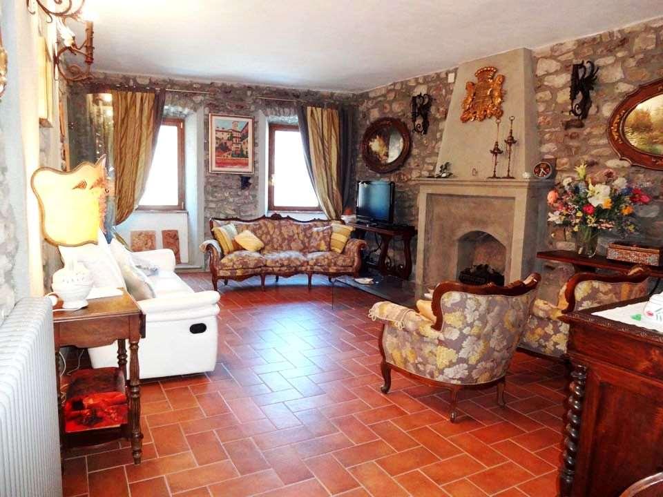 Immobile residenziale in vendita a Villafranca In Lunigiana