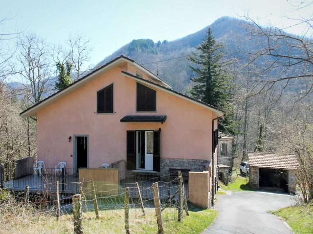 Single-family villa in {3}, Frazione di Zeri - Photo 1