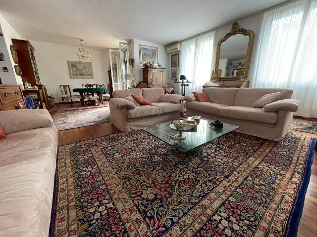 4-room flat in Via Guido Rossa 13, Buccinasco - Photo 1