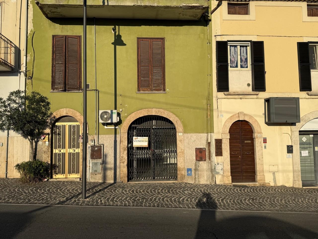 Palazzina commerciale in , Ferentino, {3} - Foto 1