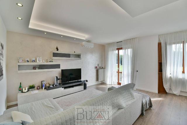 3-room flat in Via Santa Maria 71, Meda - Photo 1