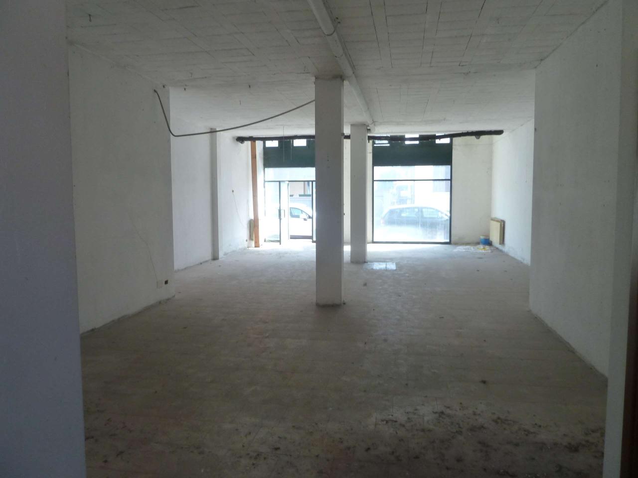 Negozio in Via Farinelli 2, Verbania, {3} - Foto 2