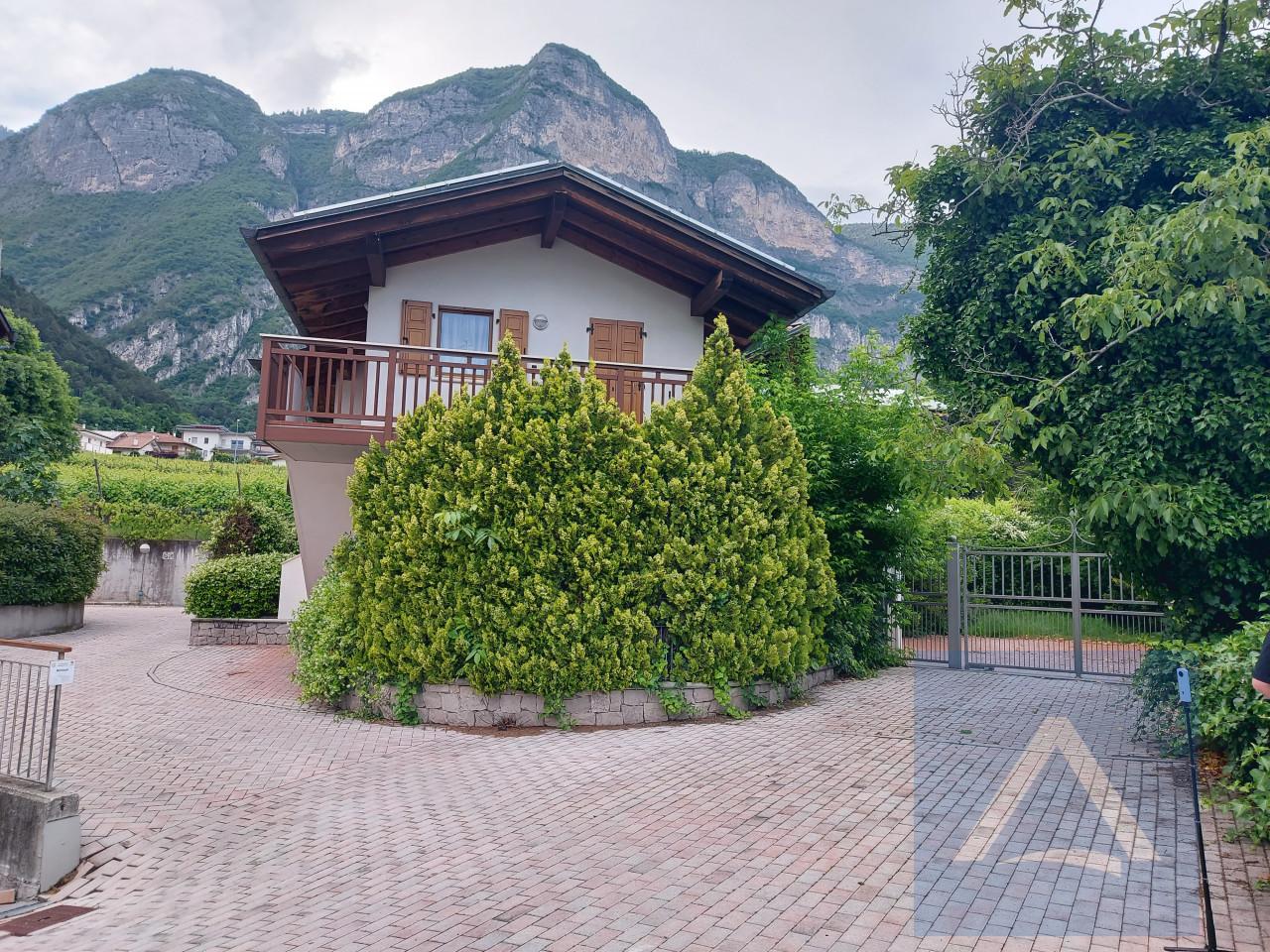 Villa in vendita a Rovere' Della Luna