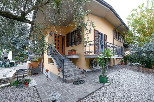 Single-family villa in {3}, Via Tito Speri - Photo 1