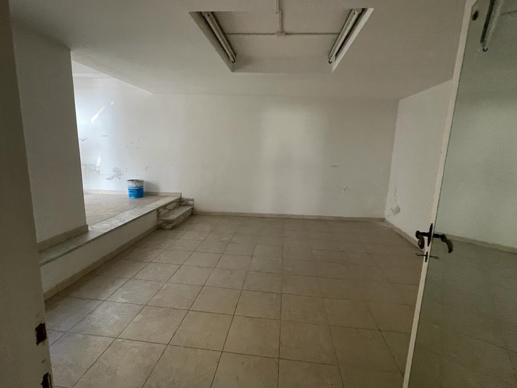 Ufficio in Ia Verdi 6, Carrara, {3} - Foto 1