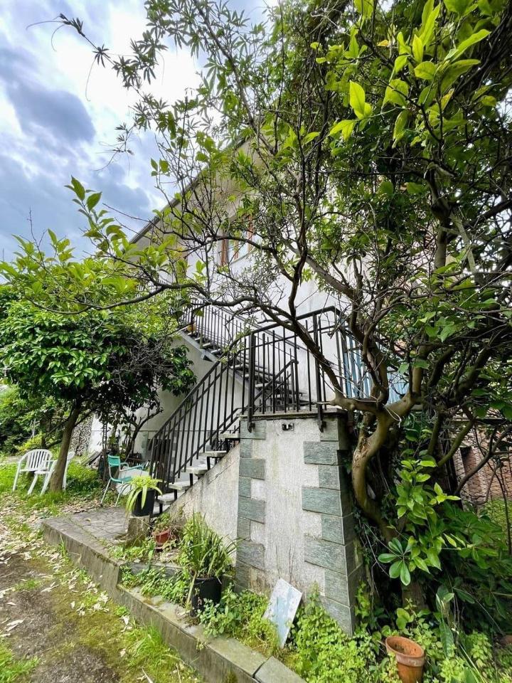 casa indipendente in vendita a Massa in zona Centro Storico