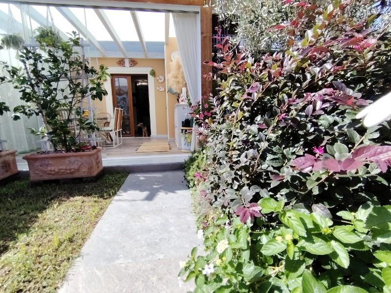 casa indipendente in vendita a Massa in zona Marina di Massa
