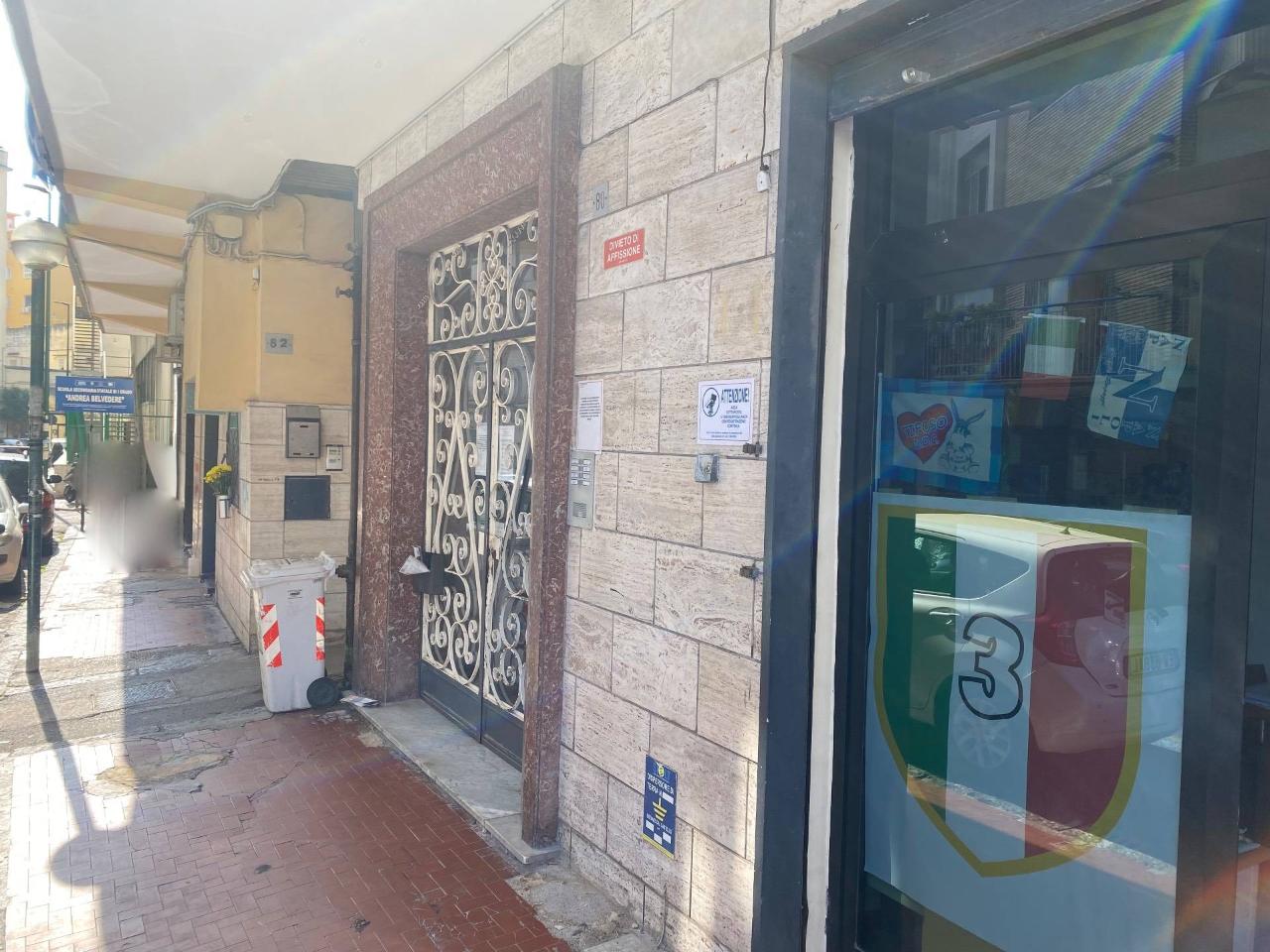 Negozio in Vico Acitillo 76, Napoli, {3} - Foto 2