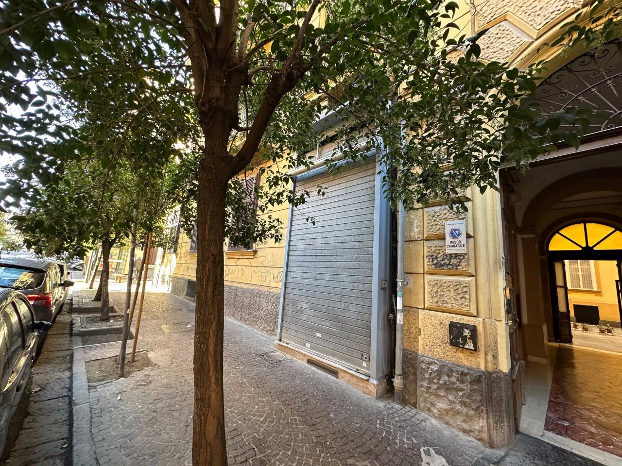 Negozio in Via Tino da Camaino 11, Napoli, {3} - Foto 2